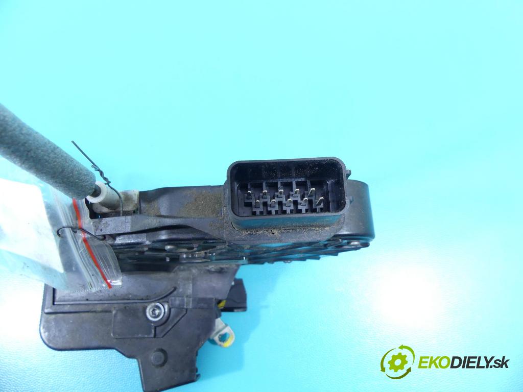 Ford Mondeo Mk4 2007-2014 1.8 tdci 125 hp manual 92 kW 1799 cm3 5- zámek zadní pravý 6M2A-R26412-EC