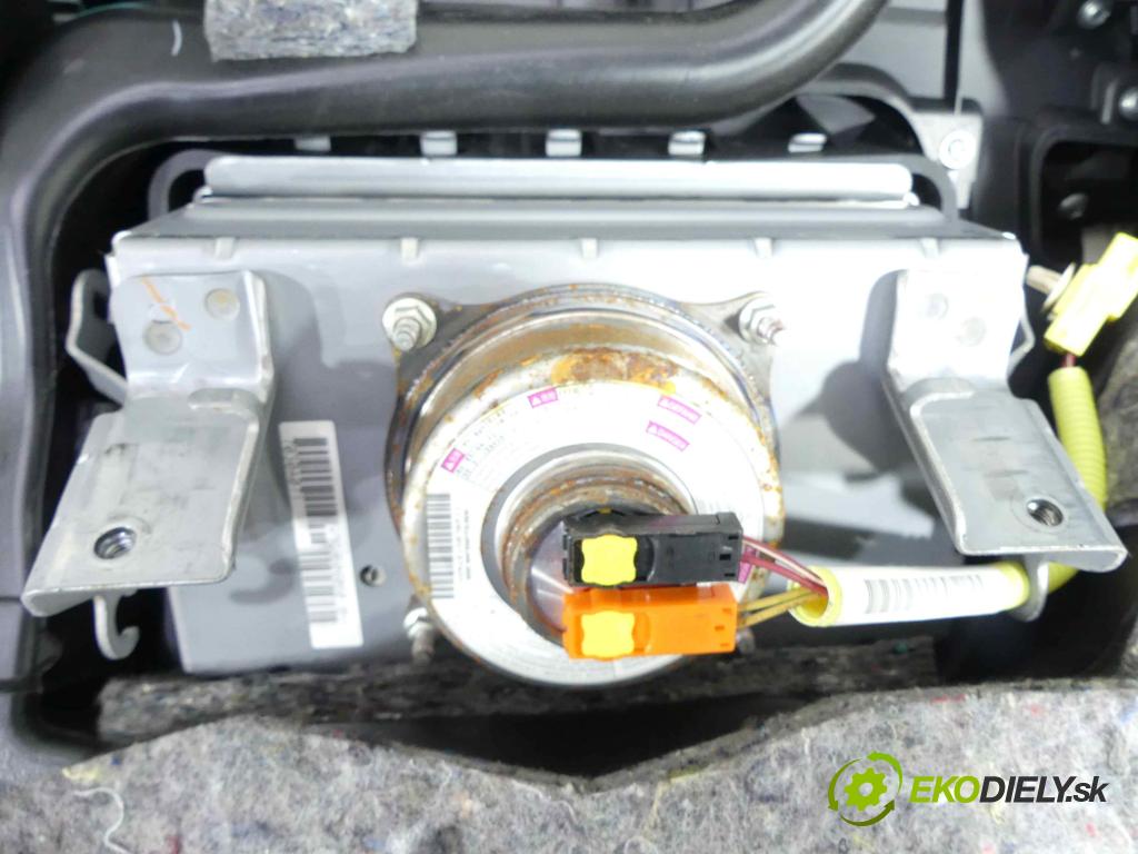 Mitsubishi Lancer VIII 2007-2016 1.8 16V 143 HP manual 105 kW 1798 cm3 4- kokpit,pristrojová doska rozdeľovacia