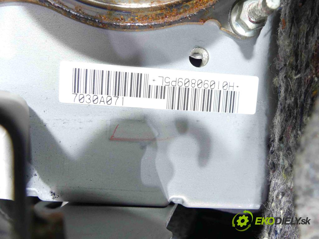 Mitsubishi Lancer VIII 2007-2016 1.8 16V 143 HP manual 105 kW 1798 cm3 4- kokpit,pristrojová doska rozdeľovacia