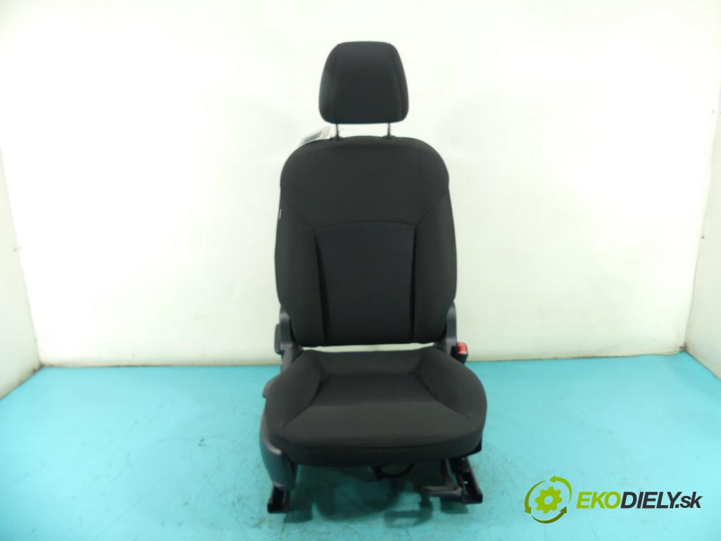 Chevrolet Orlando 1.8 16V 141 HP manual 104 kW 1796 cm3 5- Sedačka pravý  (Sedačky, sedadlá)