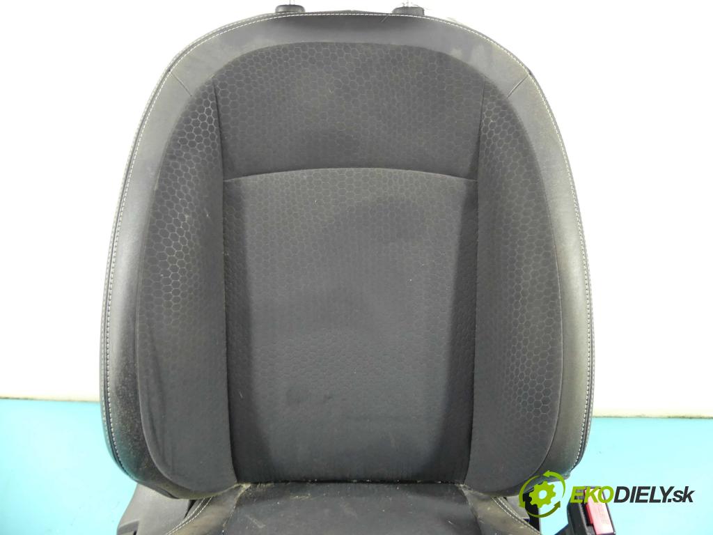 Nissan Qashqai I J10 2006-2013 1.6 dci 131 HP manual 96 kW 1598 cm3 5- Sedačka pravý  (Sedačky, sedadlá)