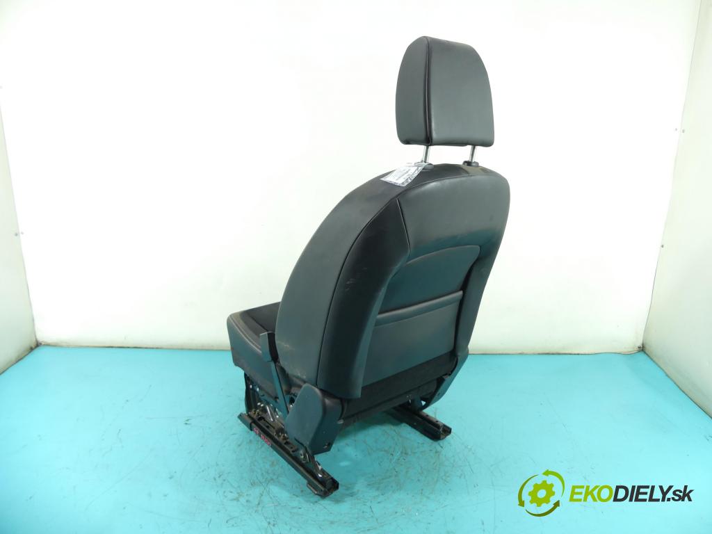 Nissan Qashqai I J10 2006-2013 1.6 dci 131 HP manual 96 kW 1598 cm3 5- Sedačka pravý  (Sedačky, sedadlá)