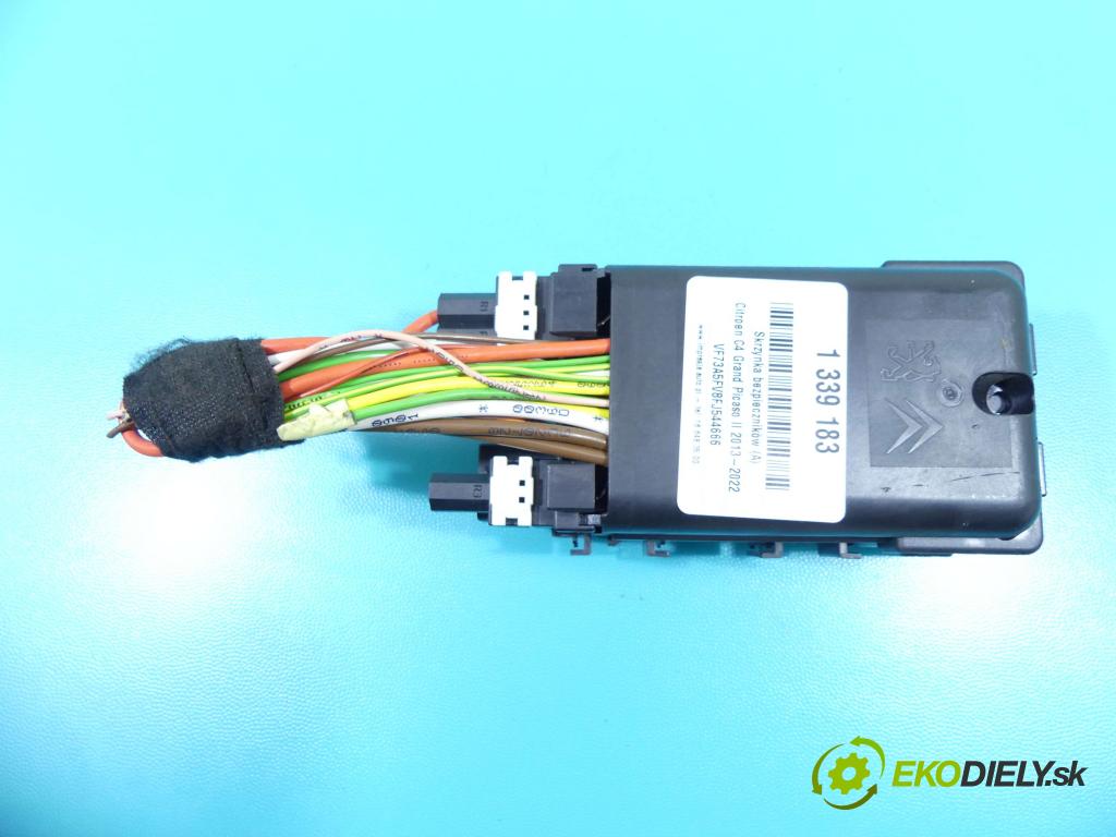 Citroen C4 Grand Picasso II 2013-2022 1.6 THP 156 hp manual 115 kW 1598 cm3 5- skříňka pojistková 9665492680 (Pojistkové skříňky)