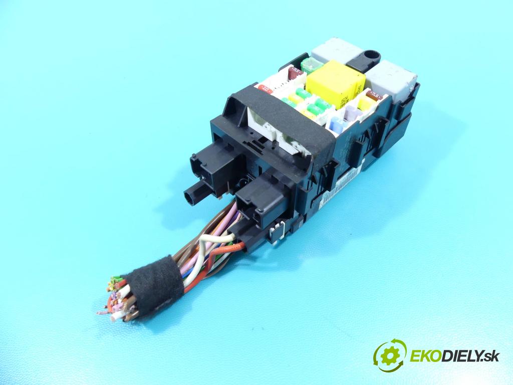 Citroen C4 Grand Picasso II 2013-2022 1.6 THP 156 hp manual 115 kW 1598 cm3 5- skříňka pojistková 9665492680 (Pojistkové skříňky)