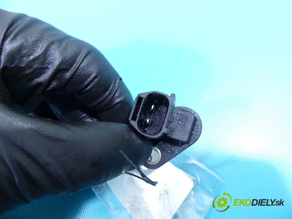 Toyota Rav4 II 2000-2005 2.0 D4D 116 hp manual 85 kW 1995 cm3 5- snímač pozice: hřídele vačkový 254143 (Snímače polohy kliky, vačky)