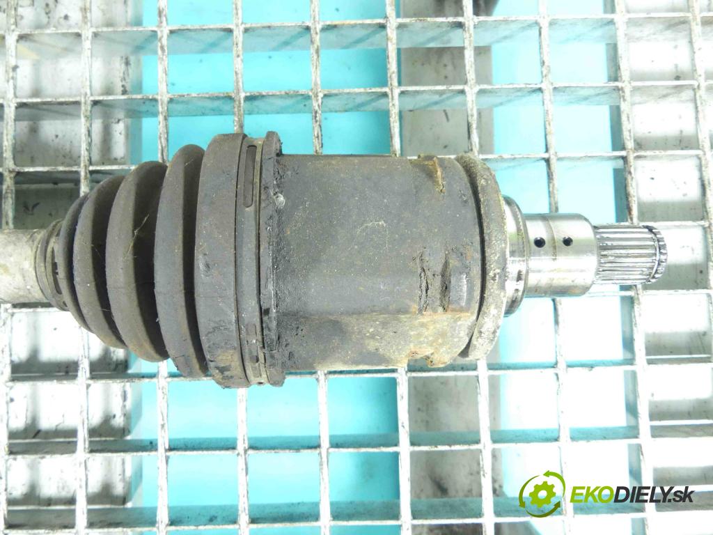 Toyota Rav4 II 2000-2005 2.0 D4D 116 HP manual 85 kW 1995 cm3 5- poloos ľavé  (Poloosy)