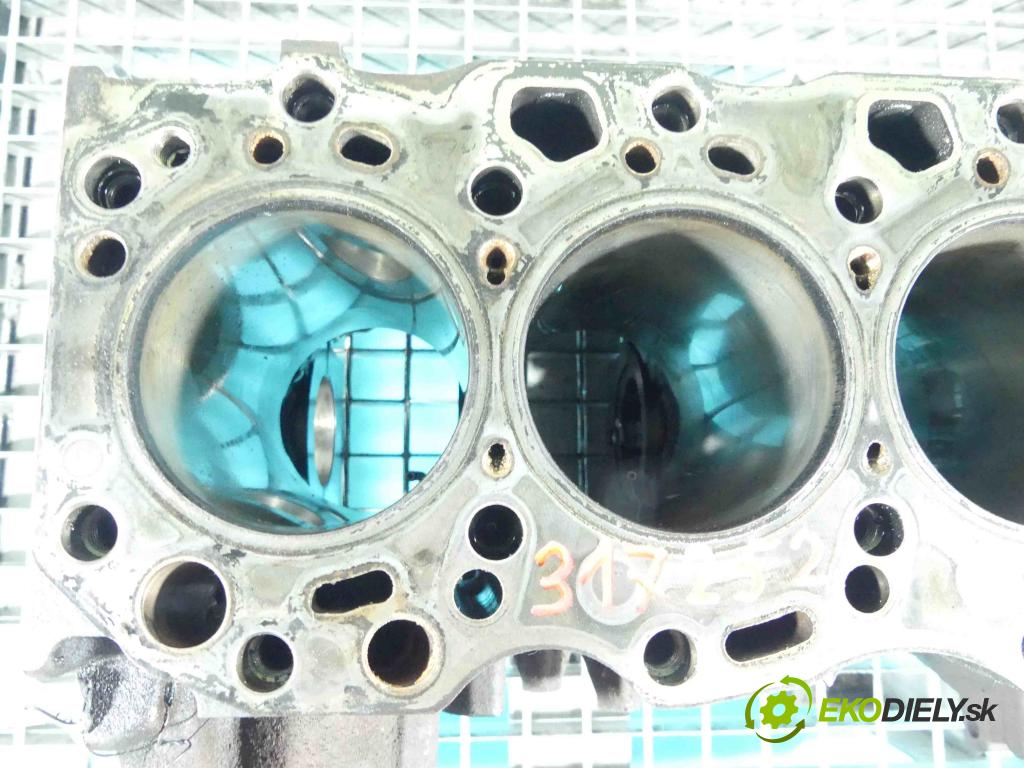 Toyota Rav4 II 2000-2005 2.0 D4D 116 HP manual 85 kW 1995 cm3 5- Blok motora 1CD (Blok motora)