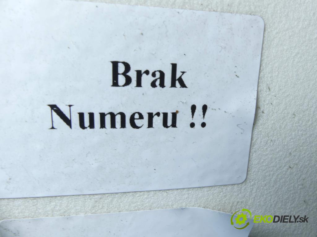 Mazda 5  2005-2010 2.0 citd 143 HP manual 105 kW 1998 cm3 5- roleta  (Rolety kufra)