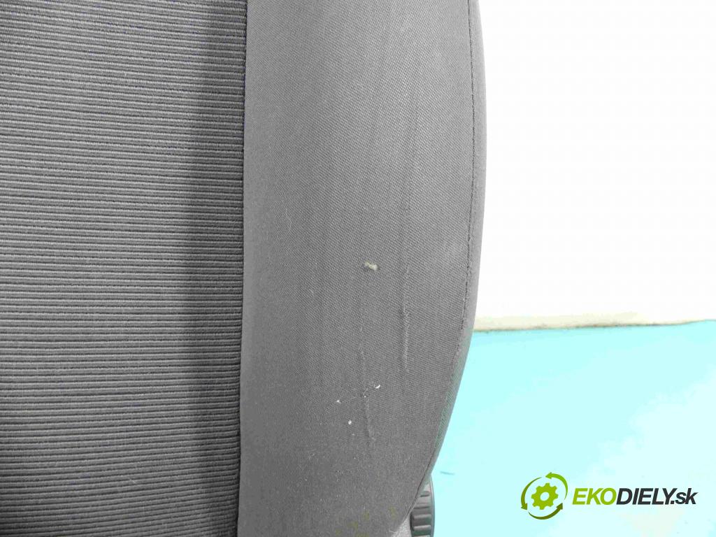 Vw Golf V 2003-2009 1.6 SR 102 HP manual 75 kW 1595 cm3 5- Sedačka ľavý  (Sedačky, sedadlá)