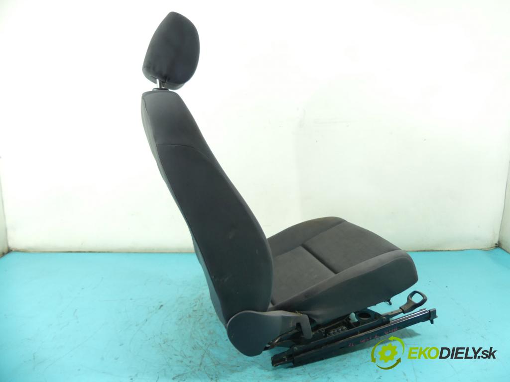 Vw Golf V 2003-2009 1.6 SR 102 HP manual 75 kW 1595 cm3 5- Sedačka ľavý  (Sedačky, sedadlá)