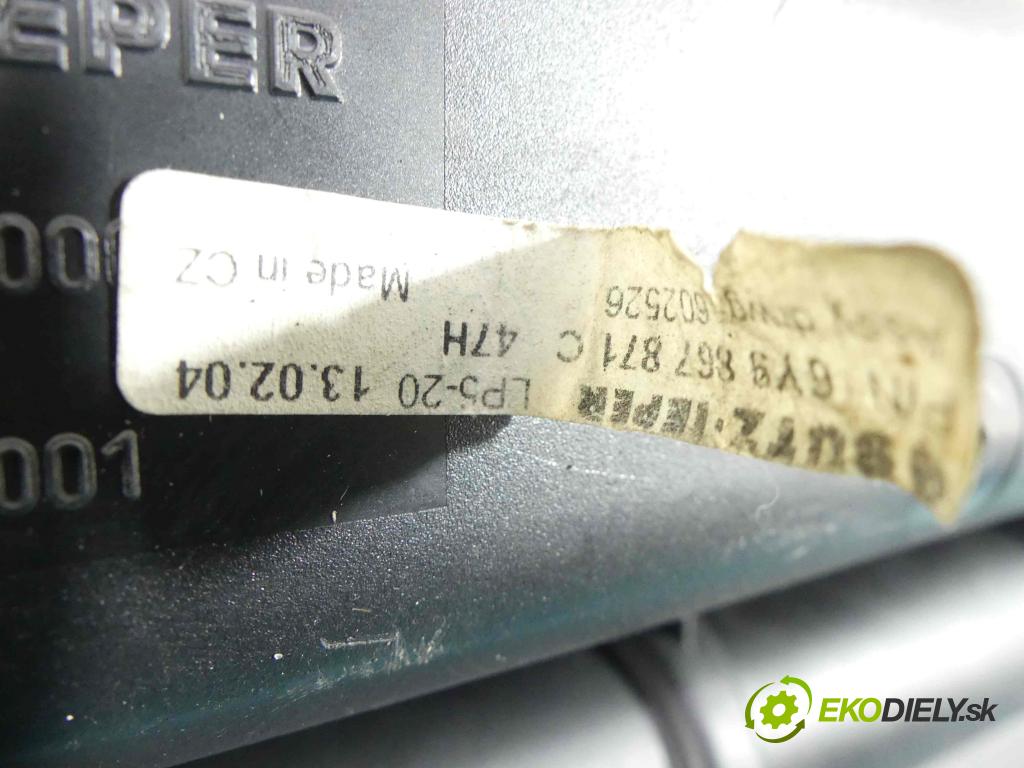 Skoda Fabia I 1999-2007 1.2 12V 64 HP manual 47 kW 1198 cm3 5- roleta 6Y9867871C (Rolety kufra)