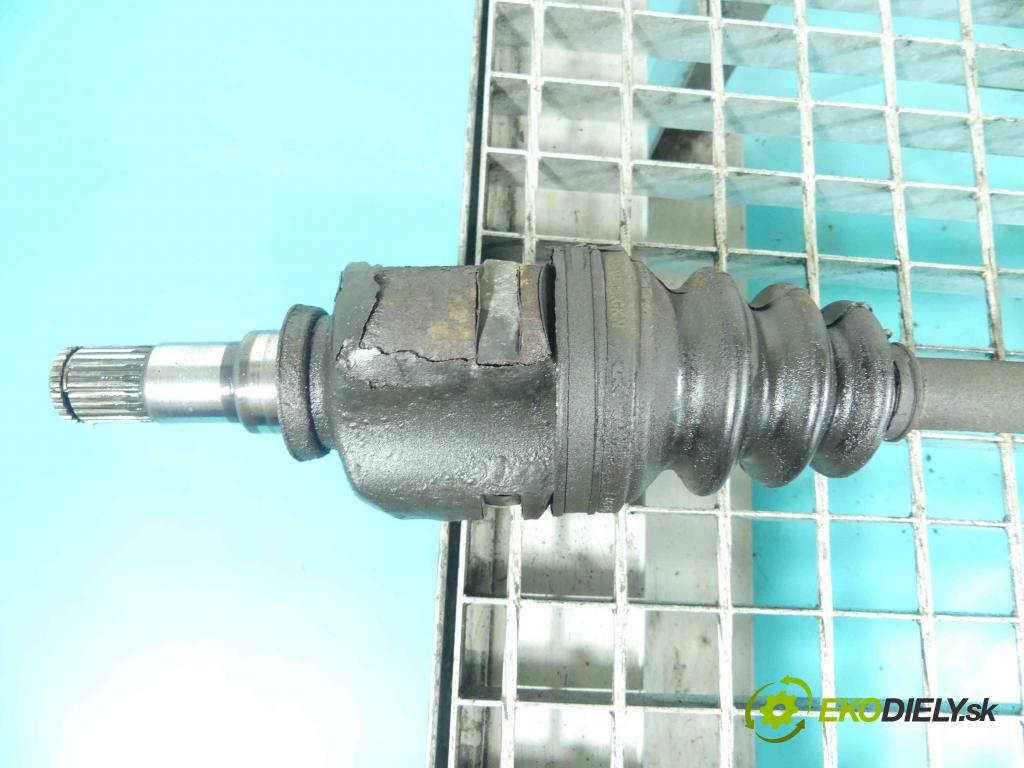 Toyota Corolla E11 1997-2002 1.4 vvti 97KM manual 71 kW 1398 cm3 5- poloos pravé  (Poloosy)