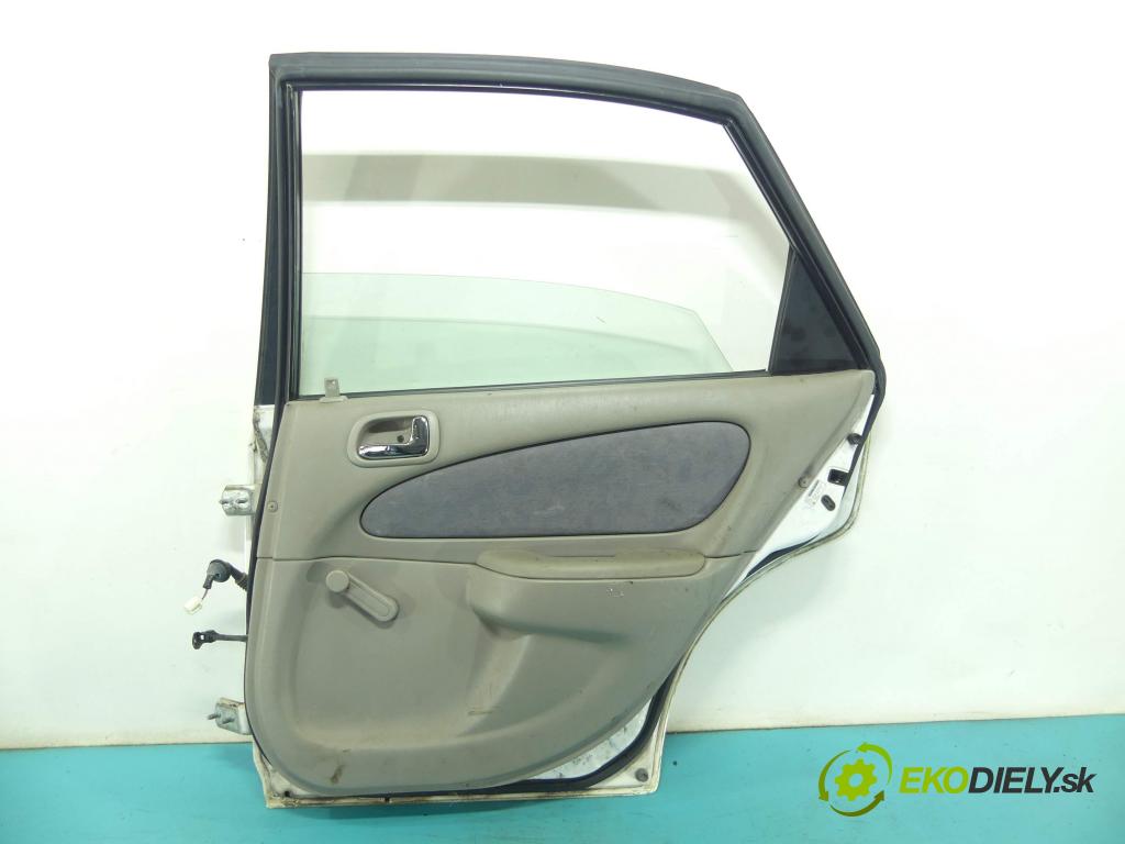 Toyota Corolla E11 1997-2002 1.4 vvti 97KM manual 71 kW 1398 cm3 5- dvere zadné pravé  (Ostatné)