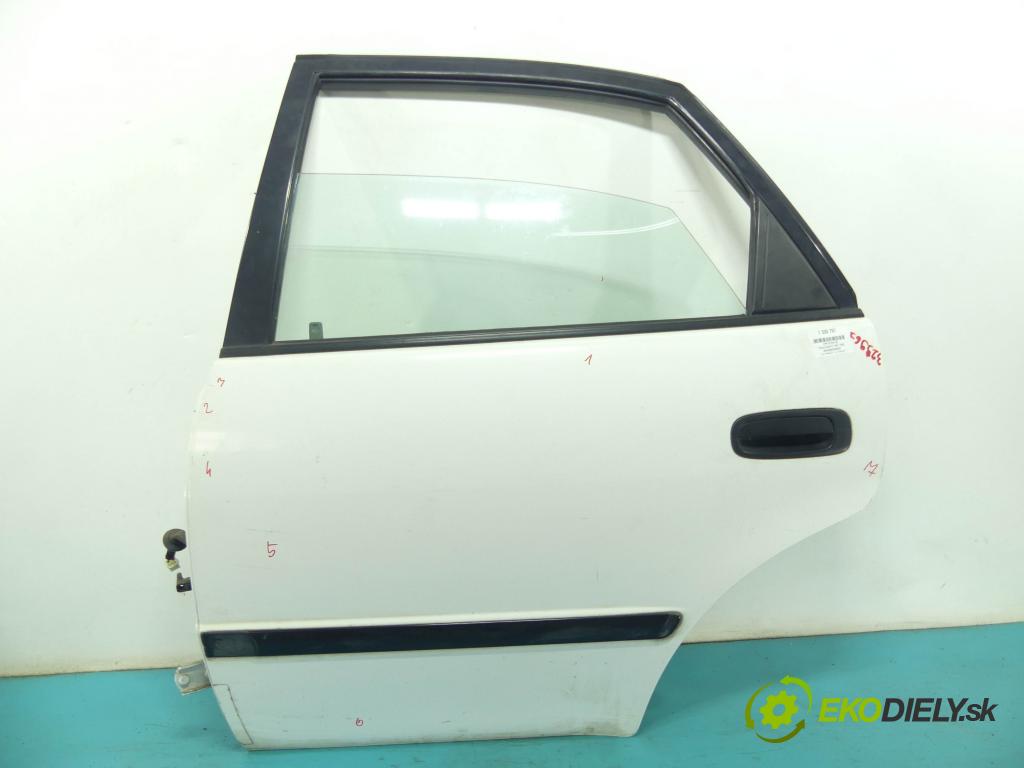 Toyota Corolla E11 1997-2002 1.4 vvti 97KM manual 71 kW 1398 cm3 5- dvere zadné ľavé  (Ostatné)