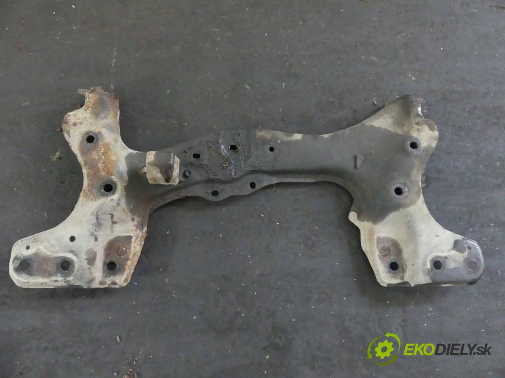 Toyota Corolla E11 1997-2002 1,4.0 16V 86 hp manual 63 kW 1332 cm3 3- výztuha motoru 
