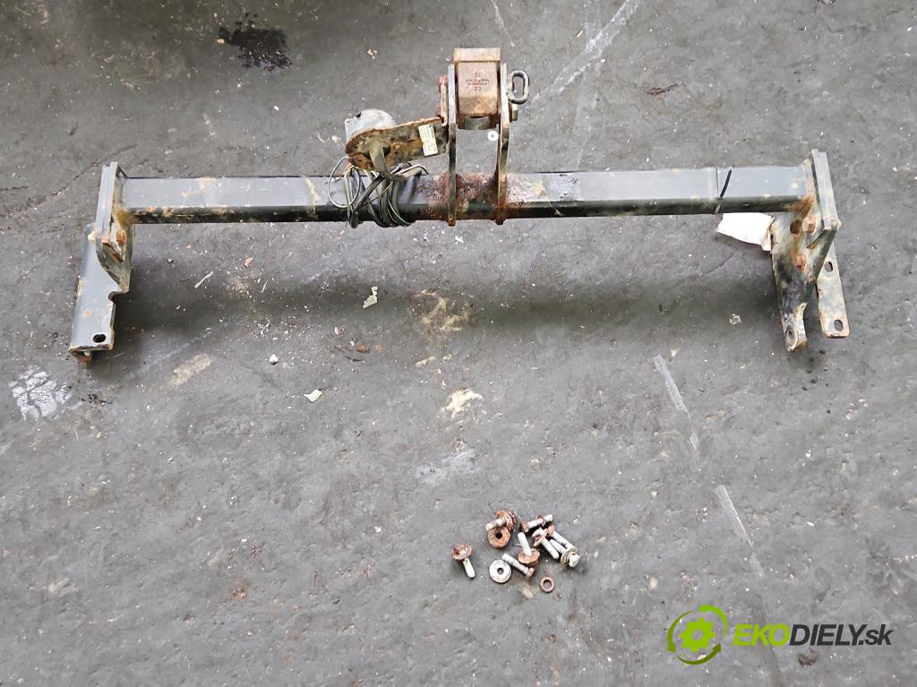 Nissan Qashqai I J10 2006-2013 1.6 dci 131 HP manual 96 kW 1598 cm3 5- Hák: vlečení:  (Ťažné zariadenie)