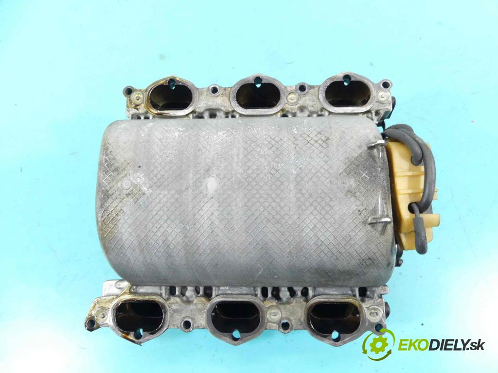 Mercedes C W204 2007-2014 3.0 V6 231 HP automatic 170 kW 2996 cm3 4- zvod nasávací A2721402401 (Sacie potrubia)