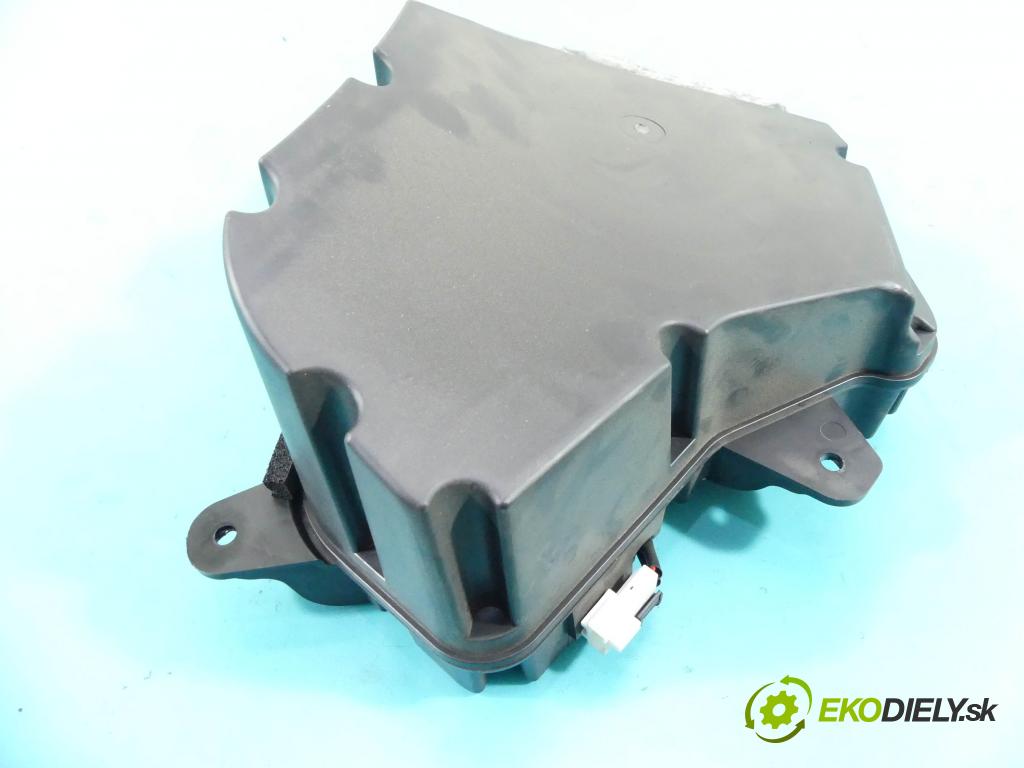 Kia Sportage III 2010-2015 2.0 crdi 136 HP automatic 100 kW 1995 cm3 5- Subwoofer: 96380-3W000 (Audio zariadenia)