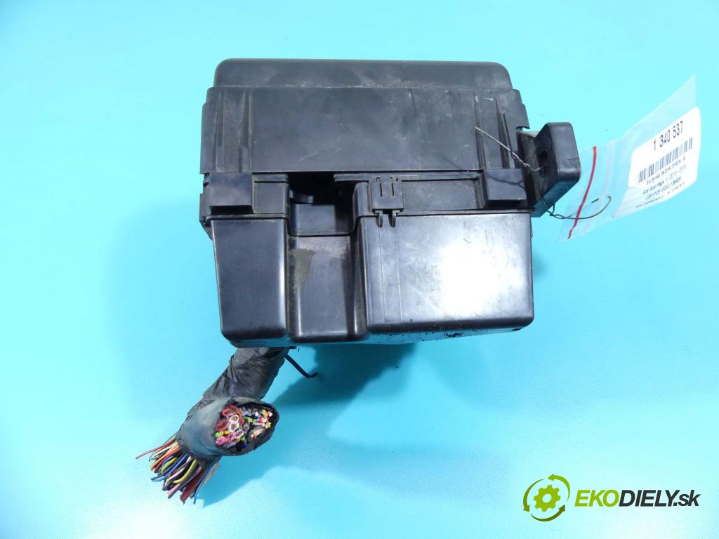 Kia Sportage III 2010-2015 2.0 crdi 136hp automatic 100 kW 1995 cm3 5- skříňka pojistková  (Pojistkové skříňky)