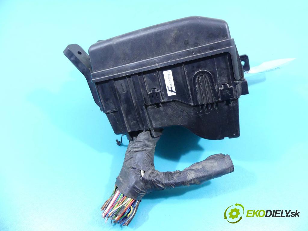 Kia Sportage III 2010-2015 2.0 crdi 136hp automatic 100 kW 1995 cm3 5- skříňka pojistková  (Pojistkové skříňky)