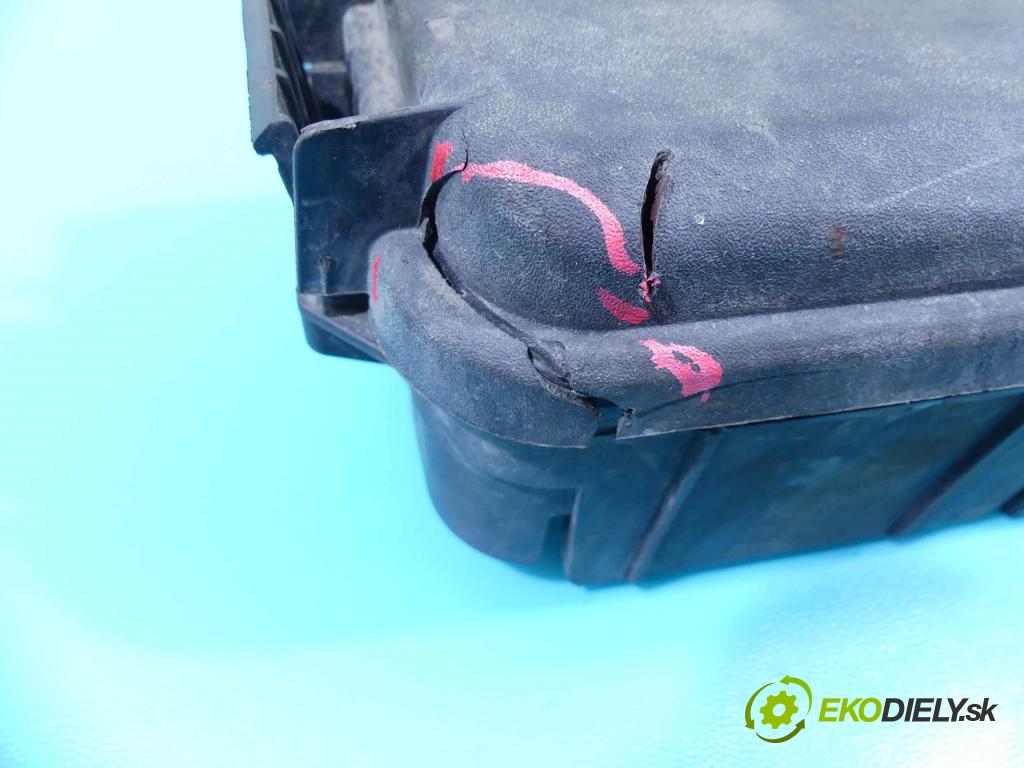 Opel Vectra C 2002-2008 2.0 T 175 hp manual 129 kW 1998 cm3 4- skříňka pojistková 13205796 (Pojistkové skříňky)