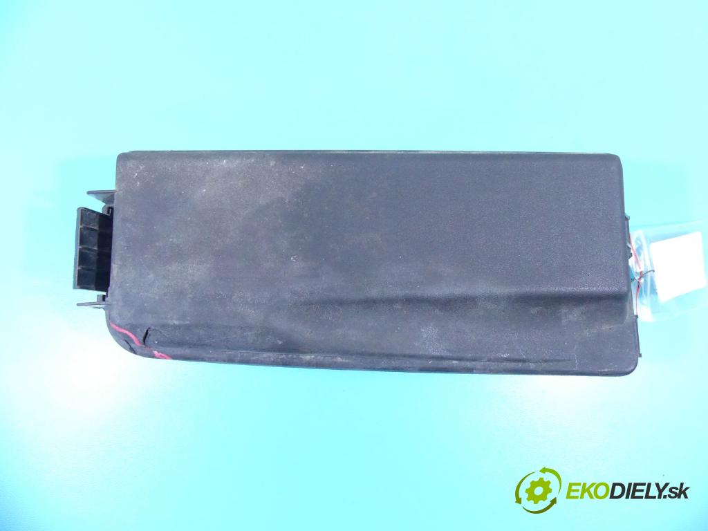 Opel Vectra C 2002-2008 2.0 T 175 hp manual 129 kW 1998 cm3 4- skříňka pojistková 13205796 (Pojistkové skříňky)