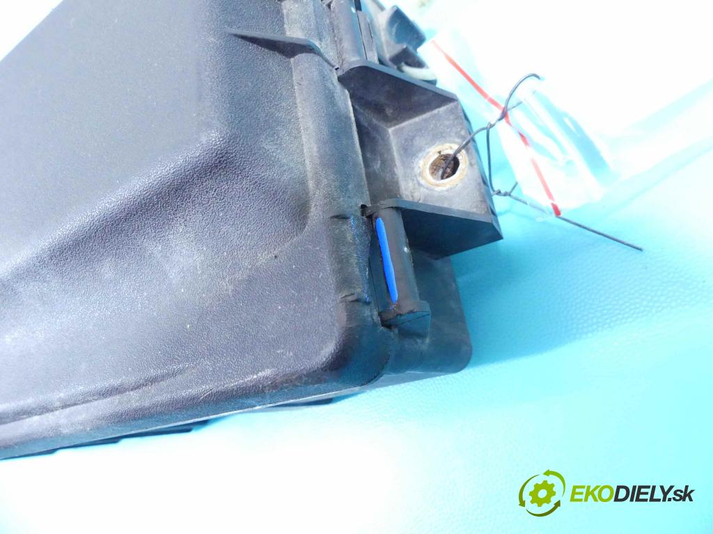 Opel Vectra C 2002-2008 2.0 T 175 hp manual 129 kW 1998 cm3 4- skříňka pojistková 13205796 (Pojistkové skříňky)