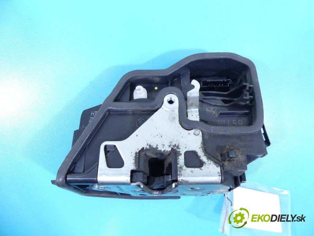Bmw X1 E84 2009-2015 2.0d 136hp manual 100 kW 1995 cm3 5- zámek zadní levý 7229459