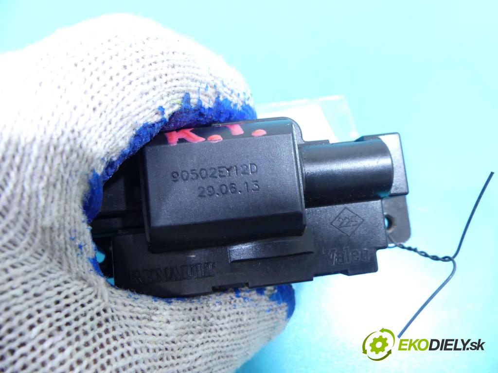 Nissan Qashqai I J10 2006-2013 1.6 dci 131 hp manual 96 kW 1598 cm3 5- zámek kufrových dveří zadní