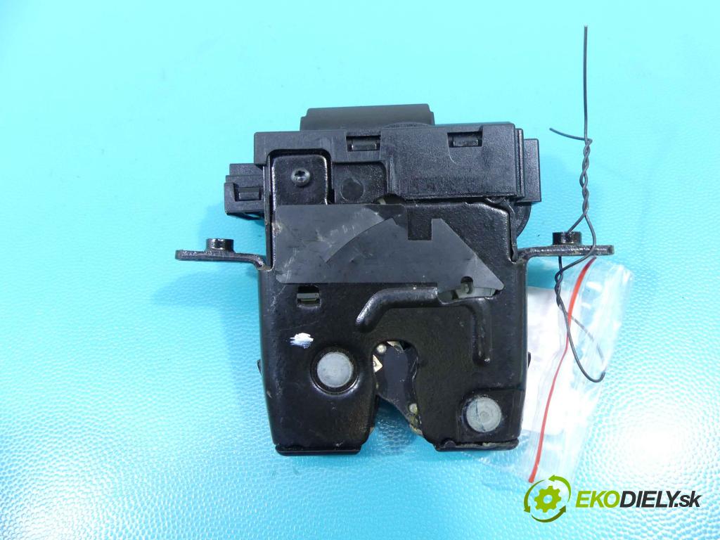 Nissan Qashqai I J10 2006-2013 1.6 dci 131 hp manual 96 kW 1598 cm3 5- zámek kufrových dveří zadní