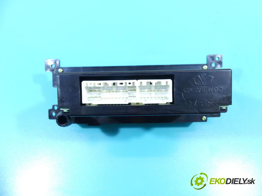 Chevrolet Captiva 2.2 VCDI 184hp manual 135 kW 2231 cm3 5- panel kúrenia 20992740