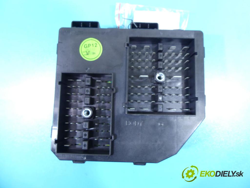 Chevrolet Captiva 2.2 VCDI 184 hp manual 135 kW 2231 cm3 5- skříňka pojistková 95137841 (Pojistkové skříňky)