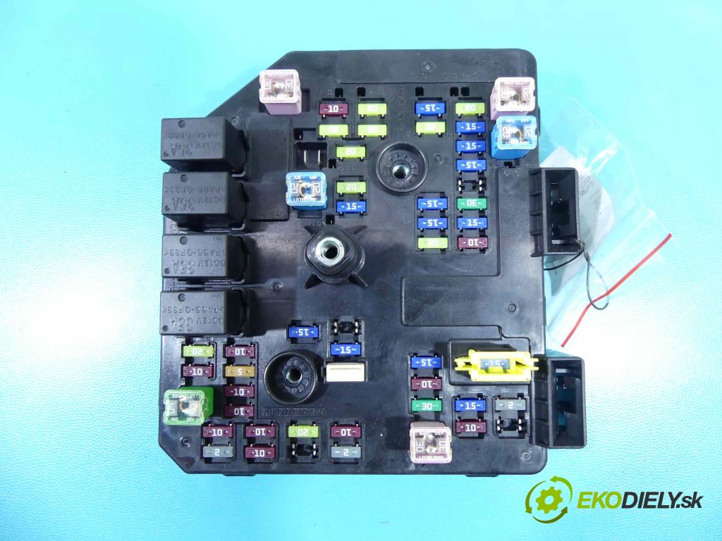 Chevrolet Captiva 2.2 VCDI 184 hp manual 135 kW 2231 cm3 5- skříňka pojistková 95137841 (Pojistkové skříňky)