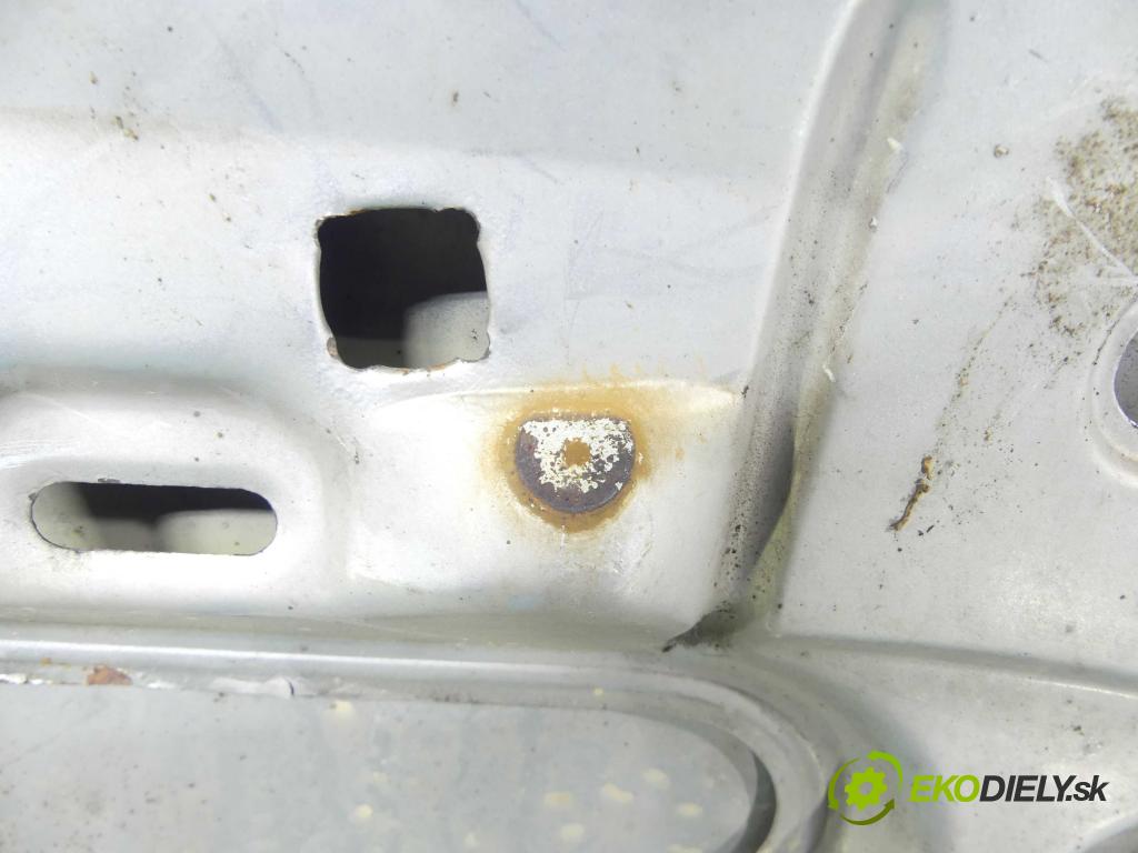 Vw Polo III 6N 1994-2001 1.4 mpi 60 HP manual 44 kW 1390 cm3 4- kapota predná