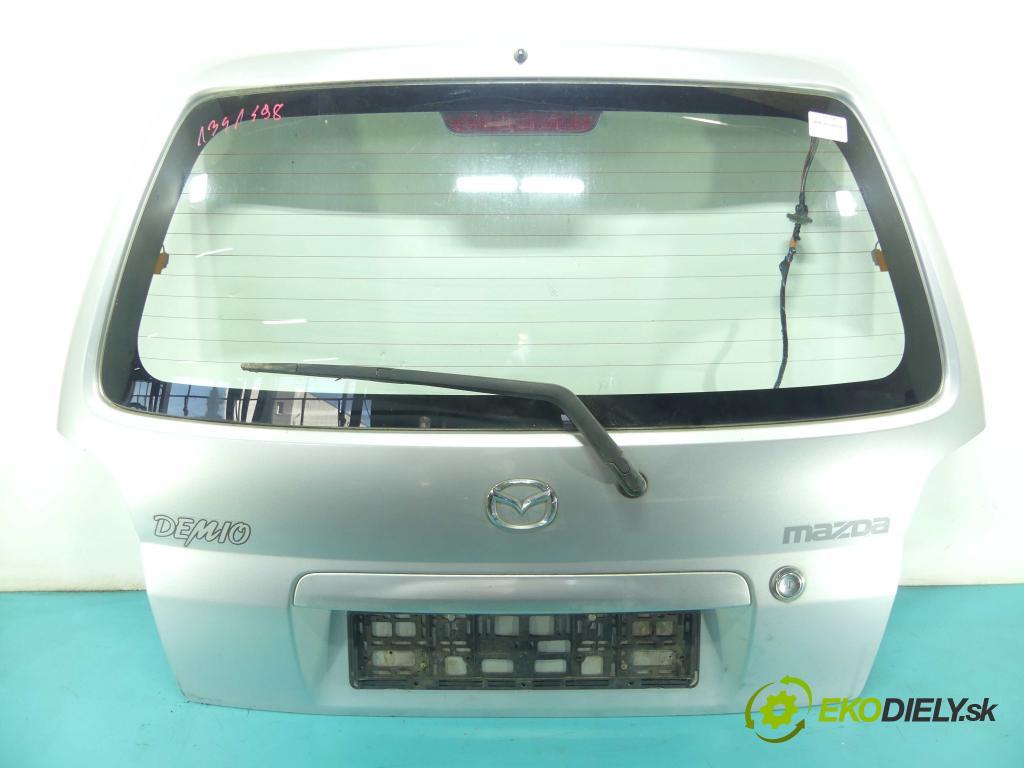 Mazda Demio 1.5 16V 75 HP manual 55 kW 1498 cm3 5- zadna kufor  (Zadné kapoty)