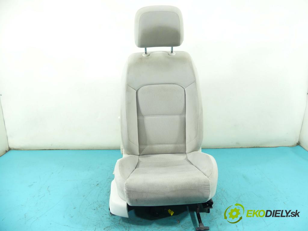 Vw Passat B8 2014 - 2.0 tdi 150 HP manual 110 kW 1968 cm3 5- Sedačka pravý  (Sedačky, sedadlá)