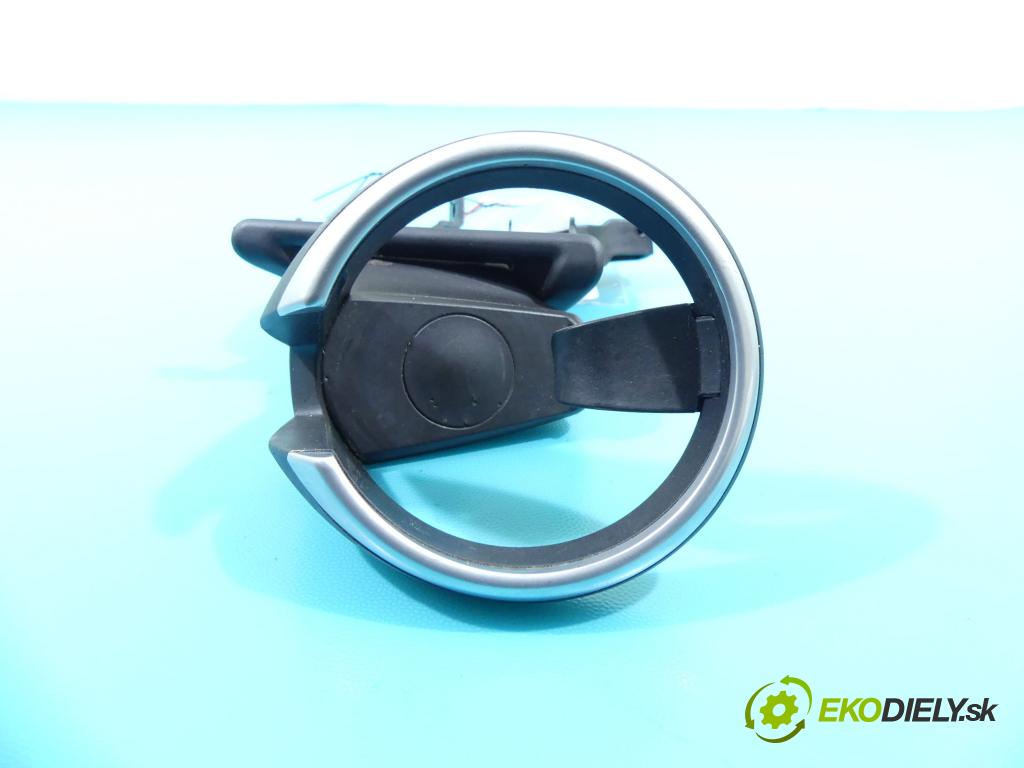 Bmw X1 E84 2009-2015 2.0d 136 HP manual 100 kW 1995 cm3 5- Rukojeť: na nápoje: 105017257 (Úchyty, držiaky na nápoje)