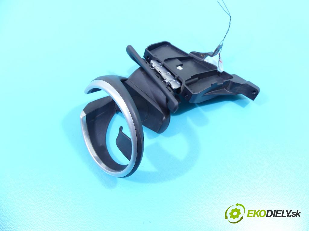 Bmw X1 E84 2009-2015 2.0d 136 HP manual 100 kW 1995 cm3 5- Rukojeť: na nápoje: 105017257 (Úchyty, držiaky na nápoje)