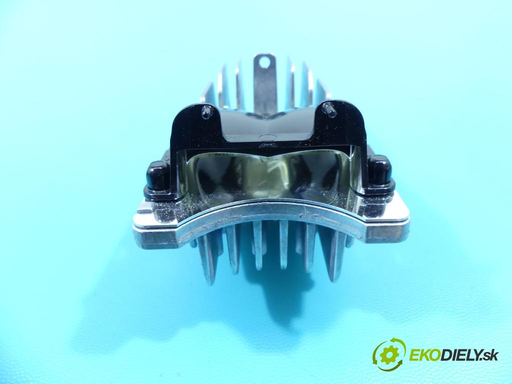 Vw Passat B8 2014 - 2.0 tdi 150 HP manual 110 kW 1968 cm3 5- Zesilovač: 9114681 (Zosilňovače)