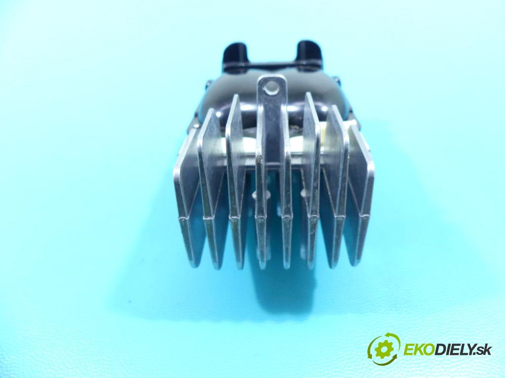 Vw Passat B8 2014 - 2.0 tdi 150 HP manual 110 kW 1968 cm3 5- Zesilovač: 9114681 (Zosilňovače)