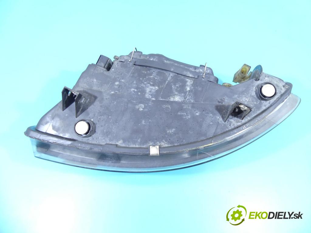 Seat Toledo II 1998-2004 1.9 tdi 110 HP manual 81 kW 1896 cm3 4- Reflektor: pravý  (Pravé)