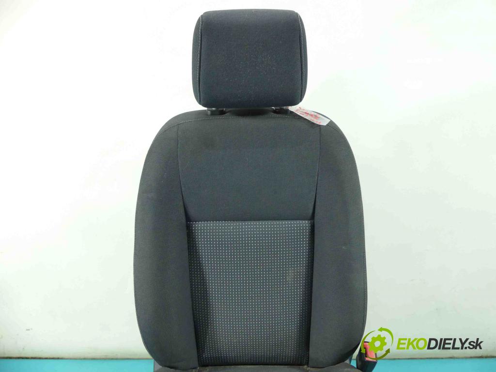 Ford C-Max II 2010-2019 1.6 tdci 116 HP manual 85 kW 1560 cm3 5- Sedačka pravý  (Sedačky, sedadlá)