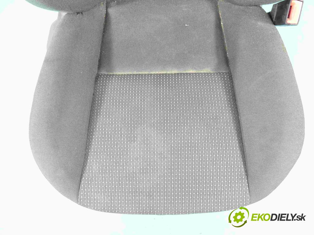 Ford C-Max II 2010-2019 1.6 tdci 116 HP manual 85 kW 1560 cm3 5- Sedačka pravý  (Sedačky, sedadlá)