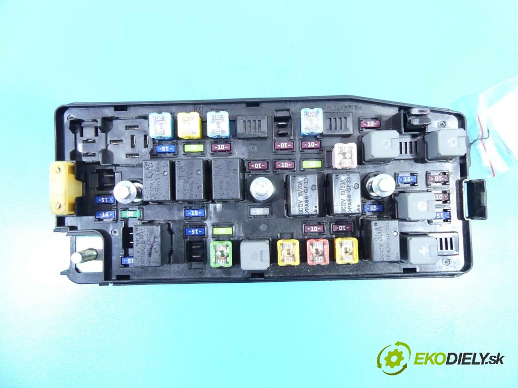 Chevrolet Captiva 2.2 VCDI 184 hp manual 135 kW 2231 cm3 5- skříňka pojistková 95202895 (Pojistkové skříňky)