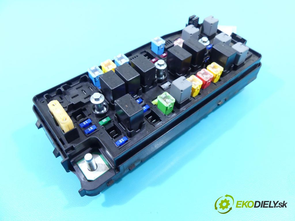 Chevrolet Captiva 2.2 VCDI 184 hp manual 135 kW 2231 cm3 5- skříňka pojistková 95202895 (Pojistkové skříňky)