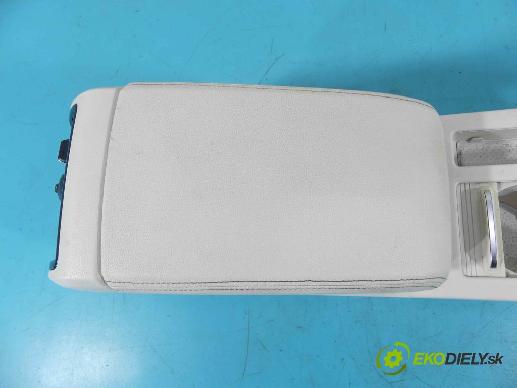 Vw Passat B8 2014 - 2.0 tdi 150 HP manual 110 kW 1968 cm3 5- operadlo 3G1863241A (Lakťové opierky)