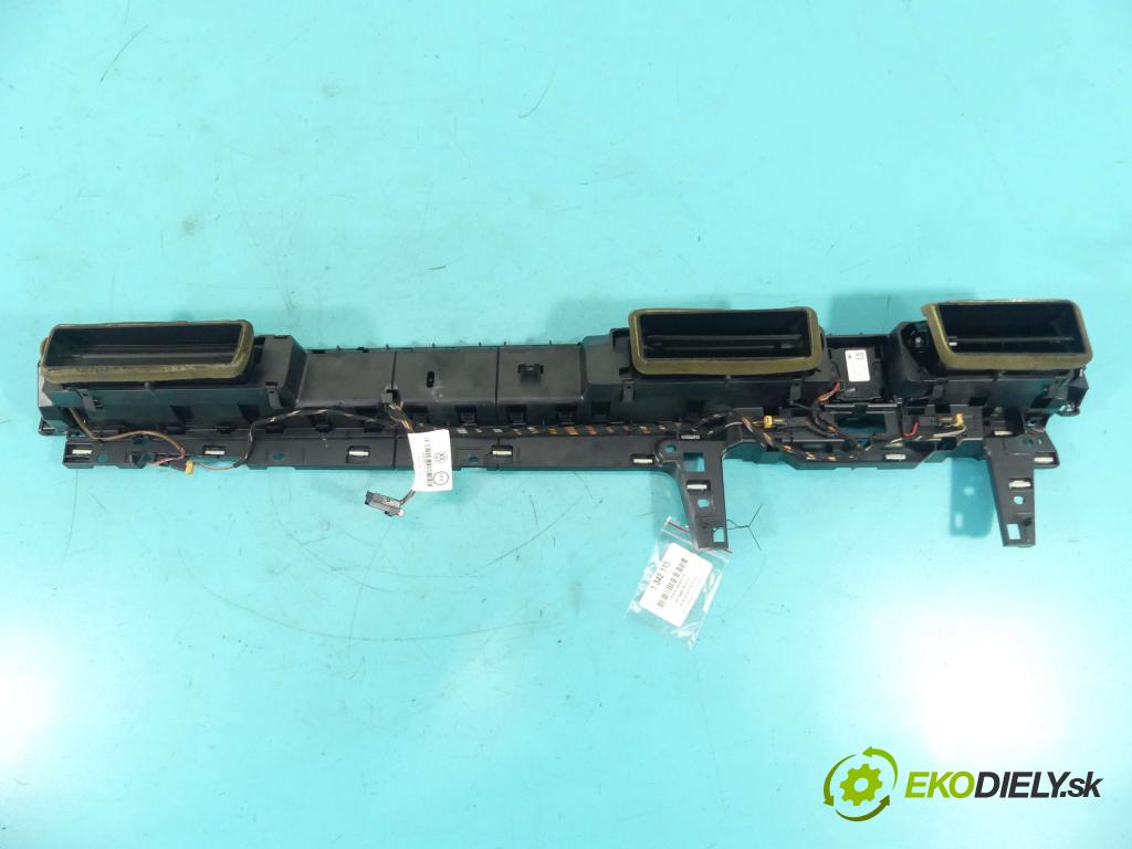 Vw Passat B8 2014 - 2.0 tdi 150 HP manual 110 kW 1968 cm3 5- Mřížka: kúrenia stredová 3G0919204C (Mriežky kúrenia (fukáre))