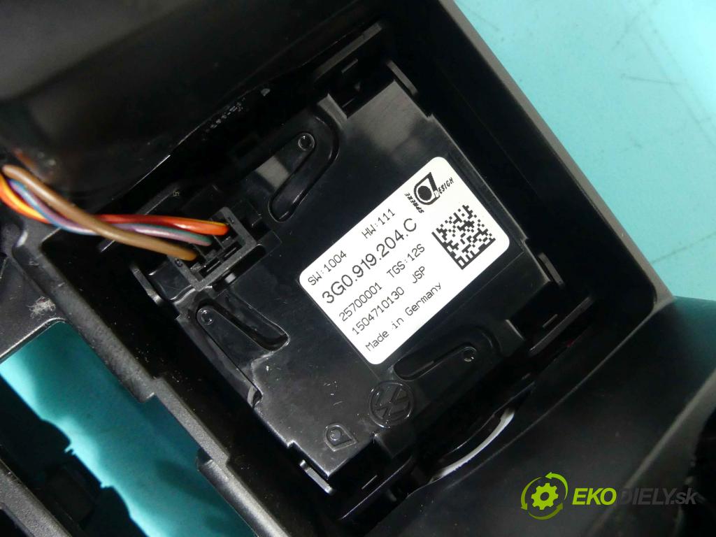 Vw Passat B8 2014 - 2.0 tdi 150 HP manual 110 kW 1968 cm3 5- Mřížka: kúrenia stredová 3G0919204C (Mriežky kúrenia (fukáre))