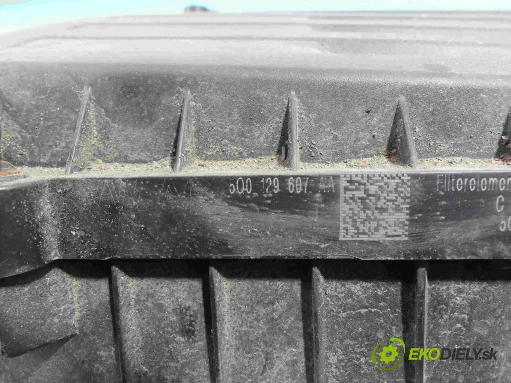 Vw Passat B8 2014 - 2.0 tdi 150 HP manual 110 kW 1968 cm3 5- obal filtra vzduchu 5Q0129607AA (Obaly filtrov vzduchu)