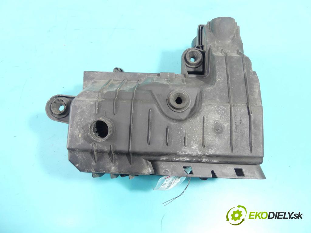 Vw Passat B8 2014 - 2.0 tdi 150 HP manual 110 kW 1968 cm3 5- obal filtra vzduchu 5Q0129607AA (Obaly filtrov vzduchu)